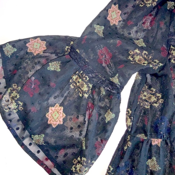 Lucky Brand Sheer Top With Tie Front - Picture 6 of 9